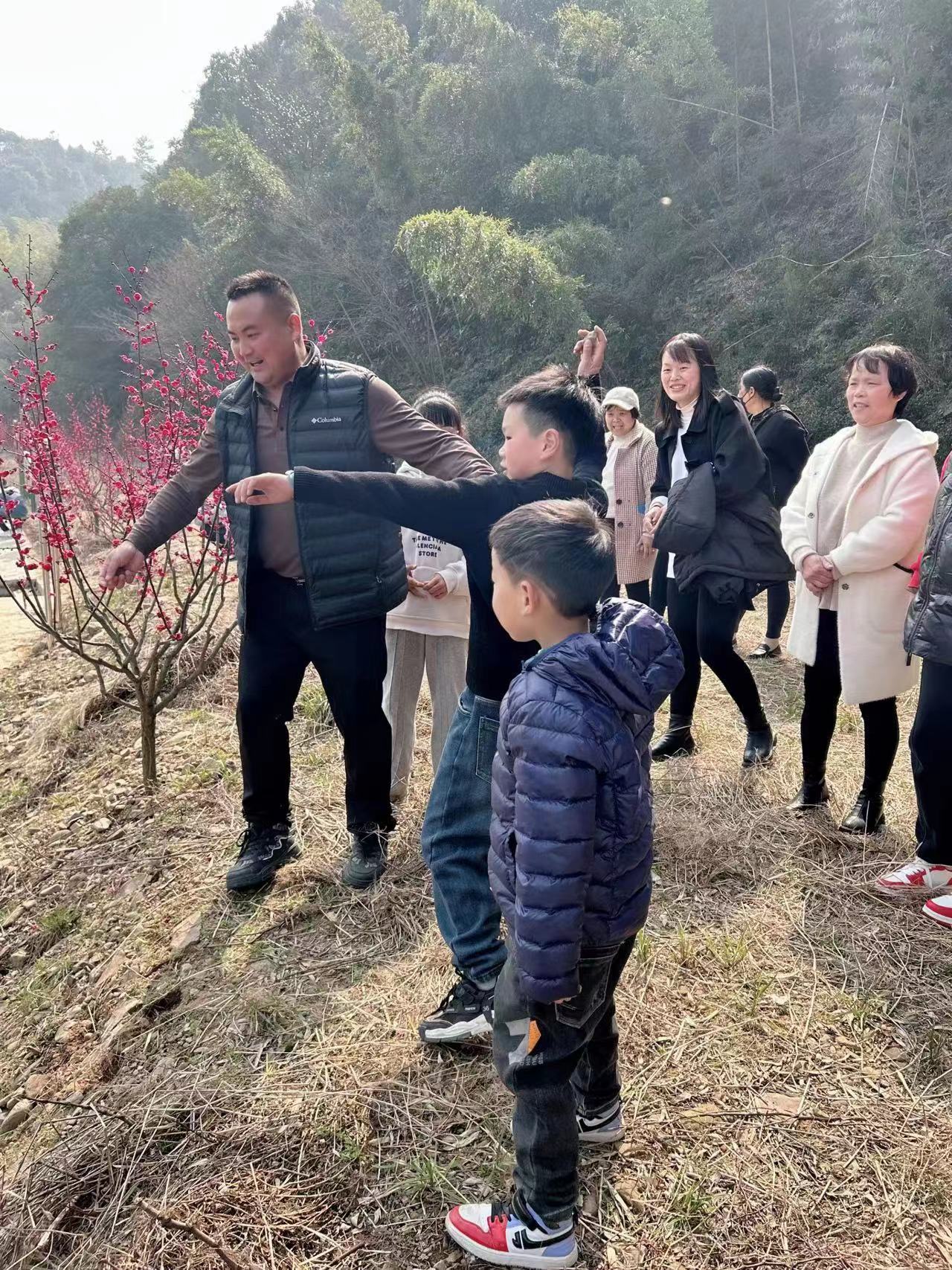A empresa organiza um passeio de primavera